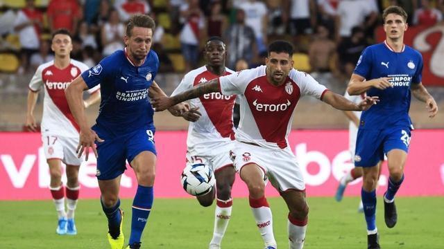 也暴露出一 也暴露出一