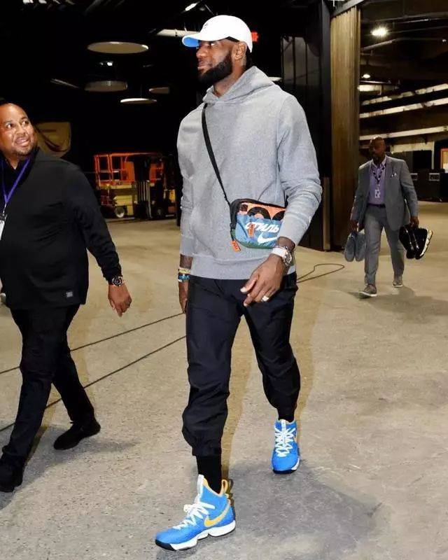 在晚高峰进 在晚高峰进